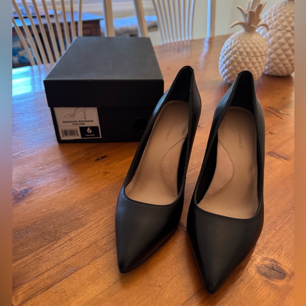 Banana Republic Black Heels Sleek Design